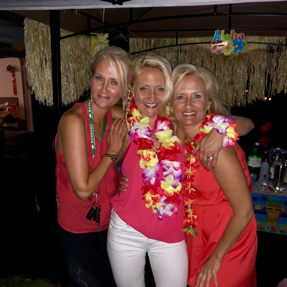 Meet Your Poshmark Ambassador, Lisa - Picture 3 of 4